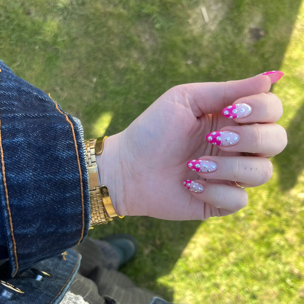 Pink French Tips med Chrome dots