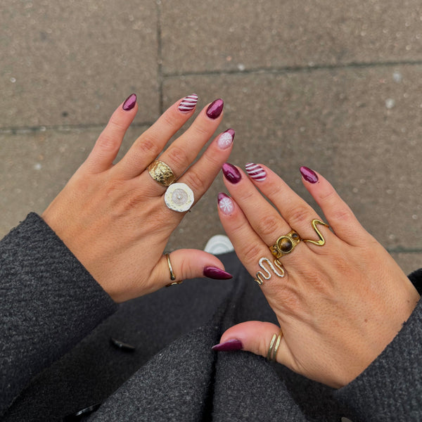Lilla glitter julenegle