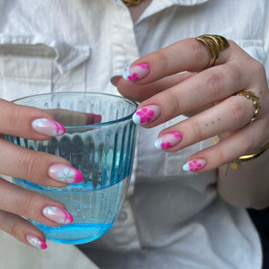 Pink og blå French tips m. blomster
