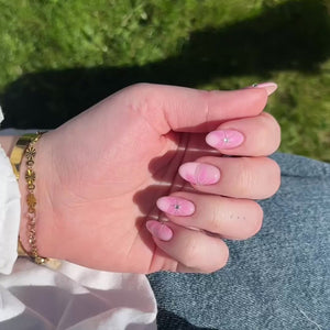 Pink French tips med blomster